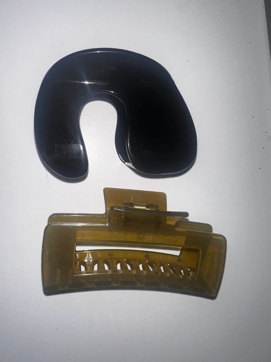 Assorted Hair Claw Clips - New in Package! thumbnail