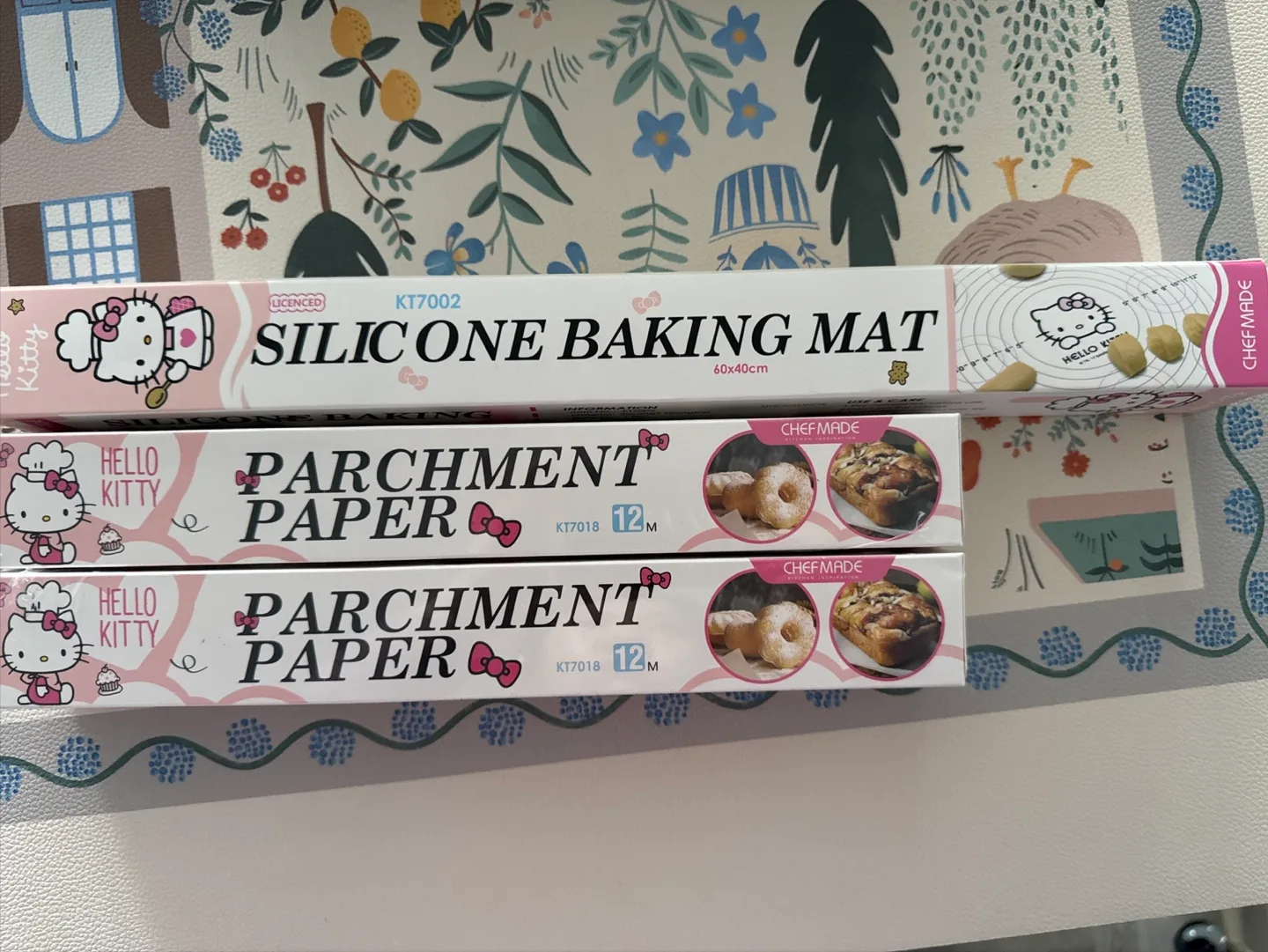 Hello Kitty Baking Mat & Parchment Paper thumbnail