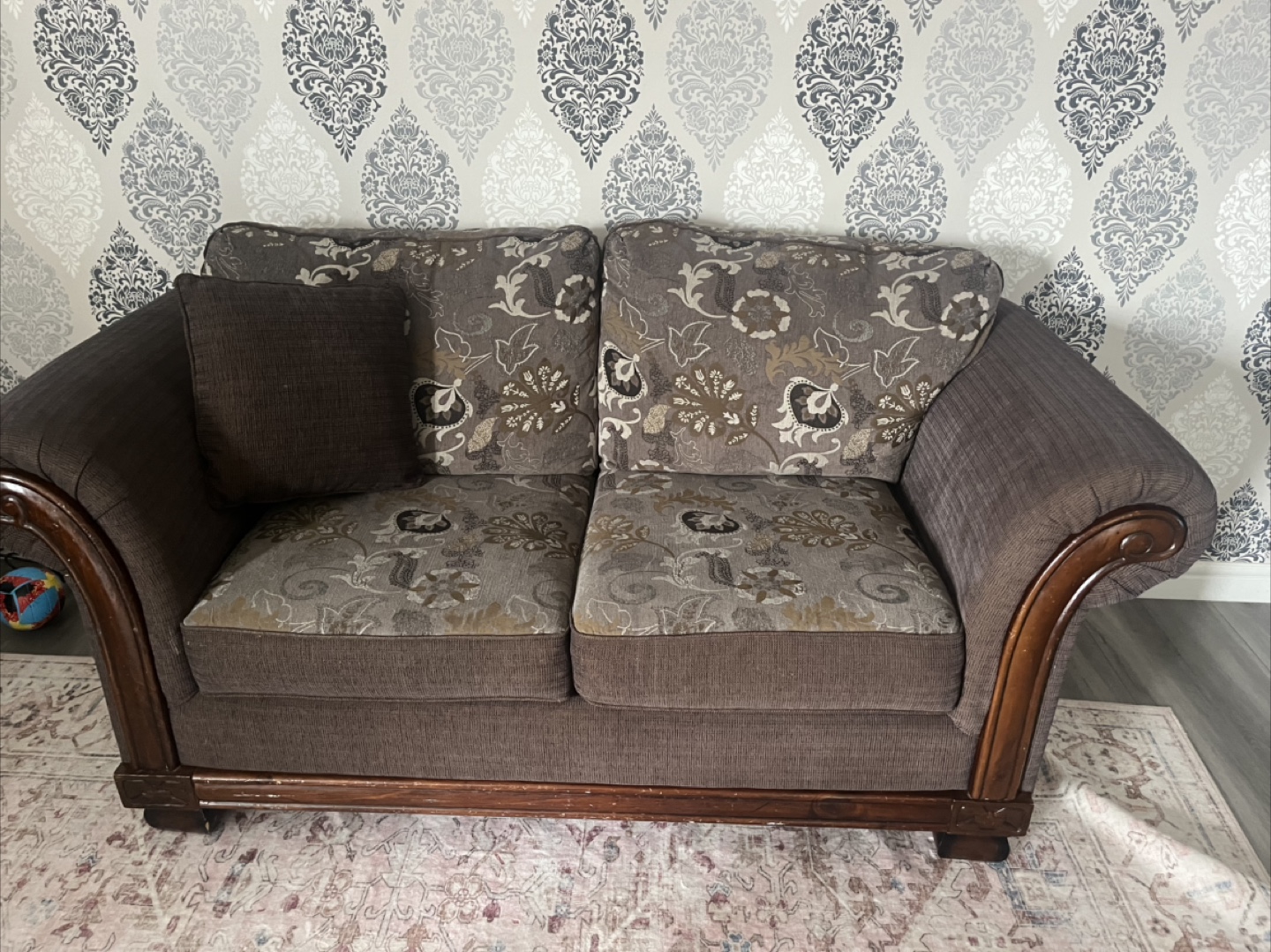 Love seat
