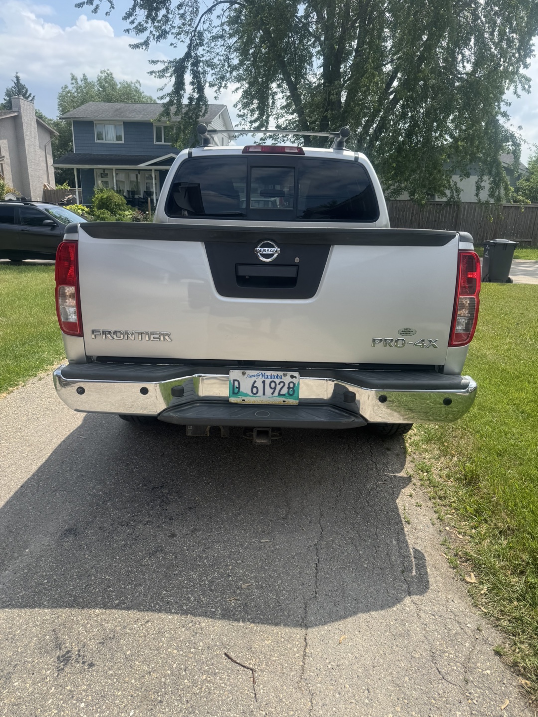 Nissan Frontier PRO-4X Truck - photo 2