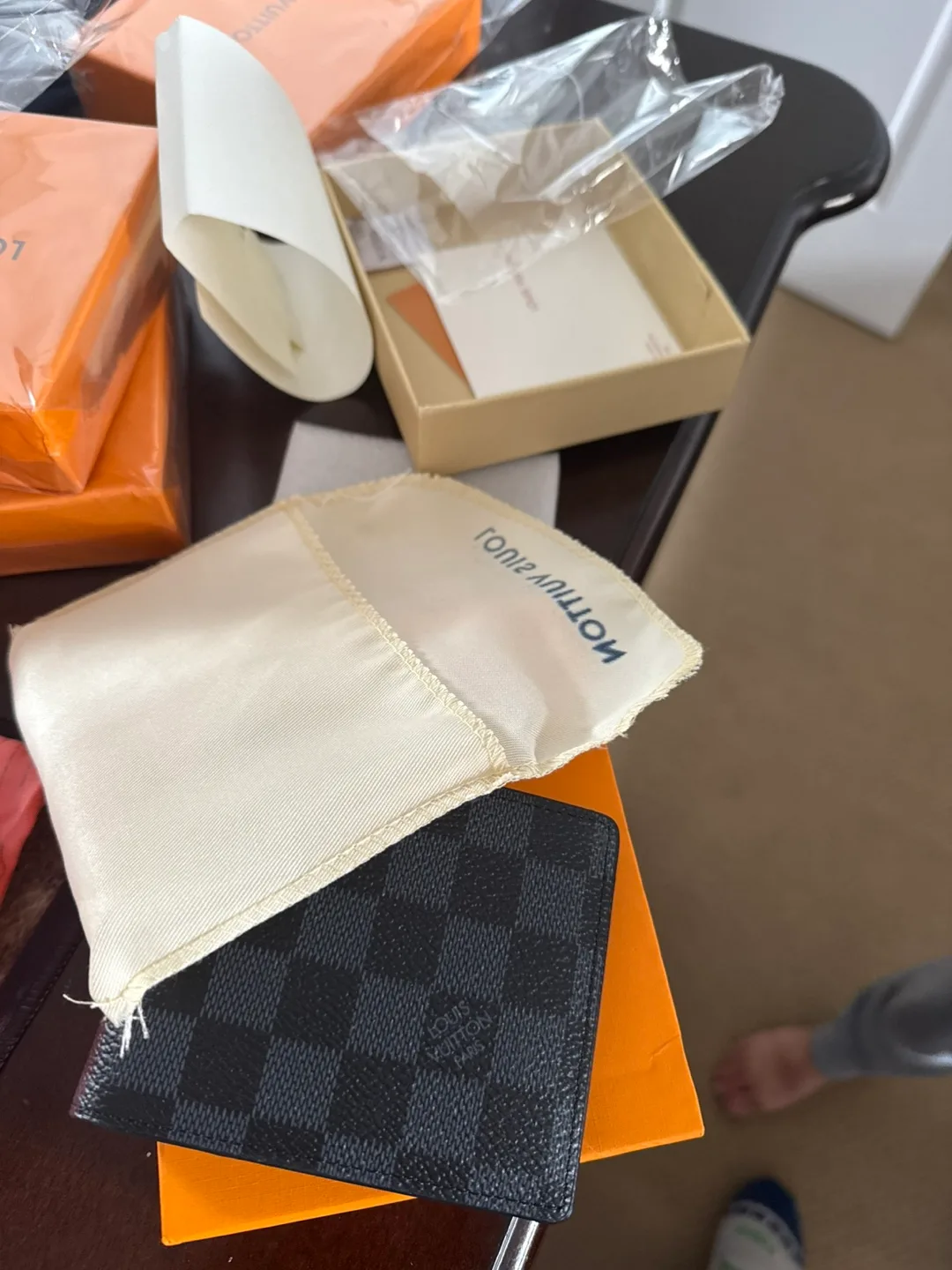 Louis Vuitton Damier Graphite Wallet image indicator(3)