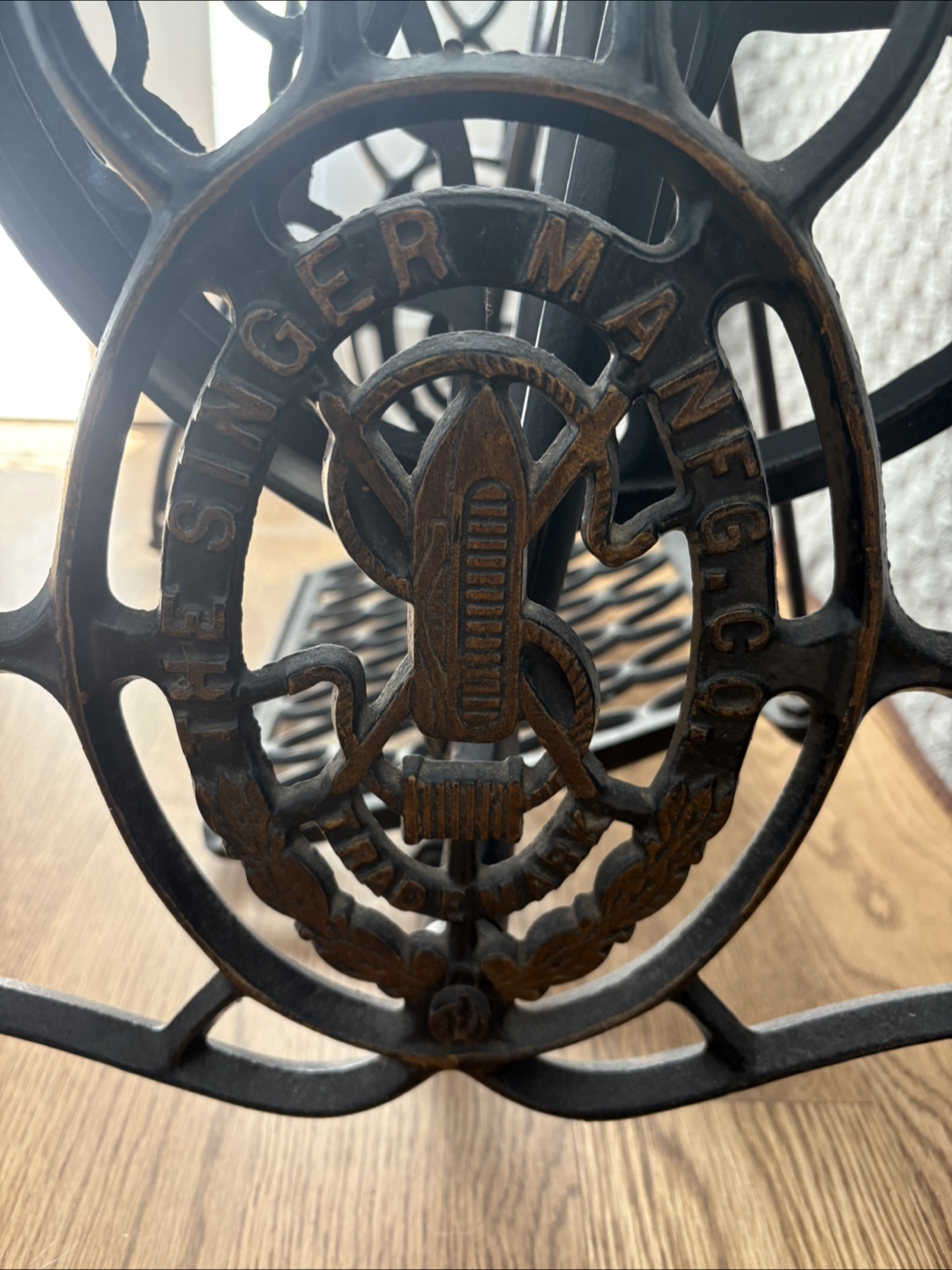 Vintage Singer Sewing Machine Base - photo 2
