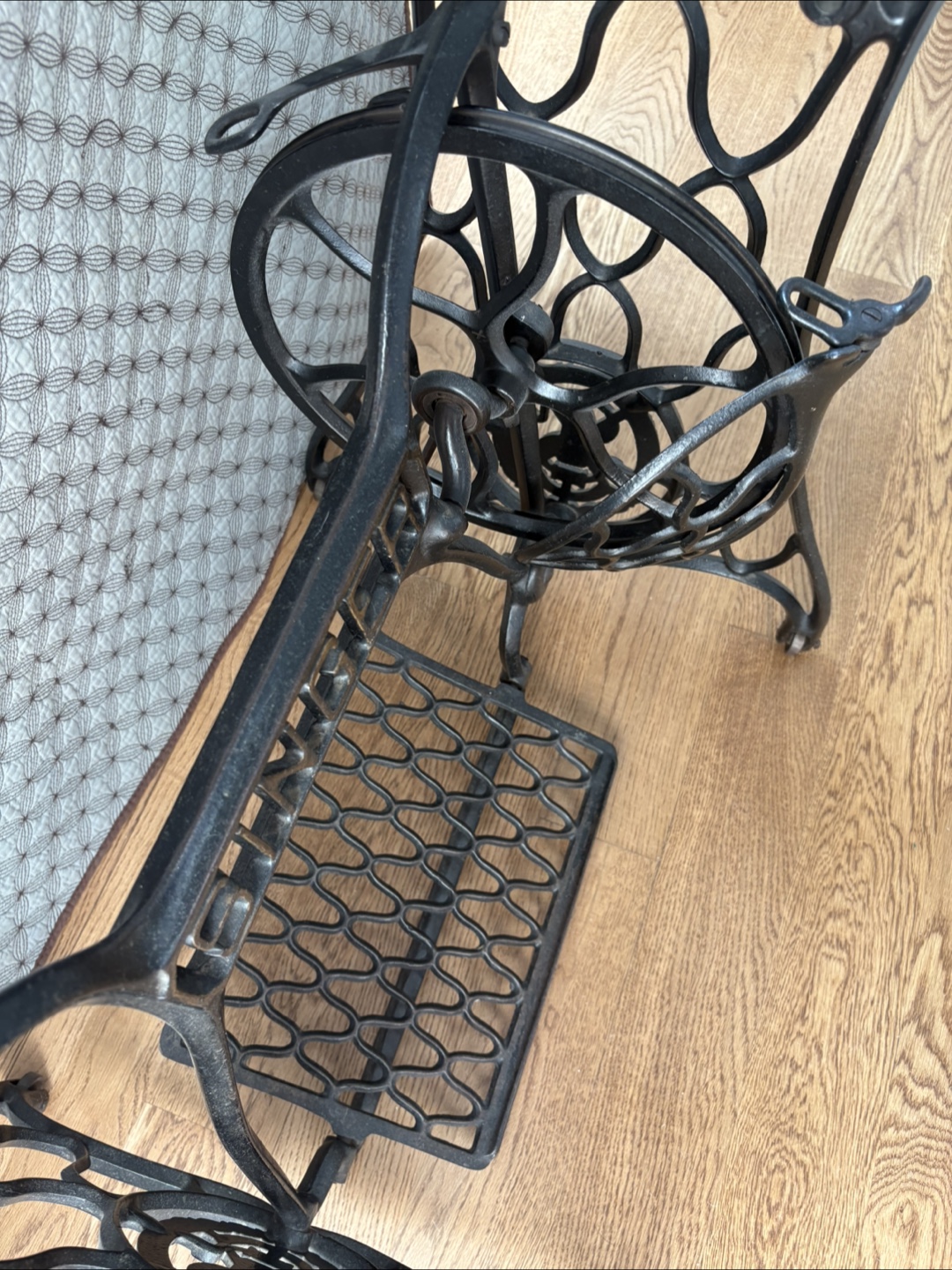 Vintage Singer Sewing Machine Base - photo 3