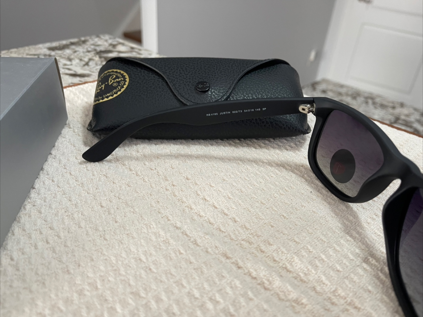 New Ray-Ban Polarized Sunglasses. Matte Black. MADE IN ITALY! - photo 5
