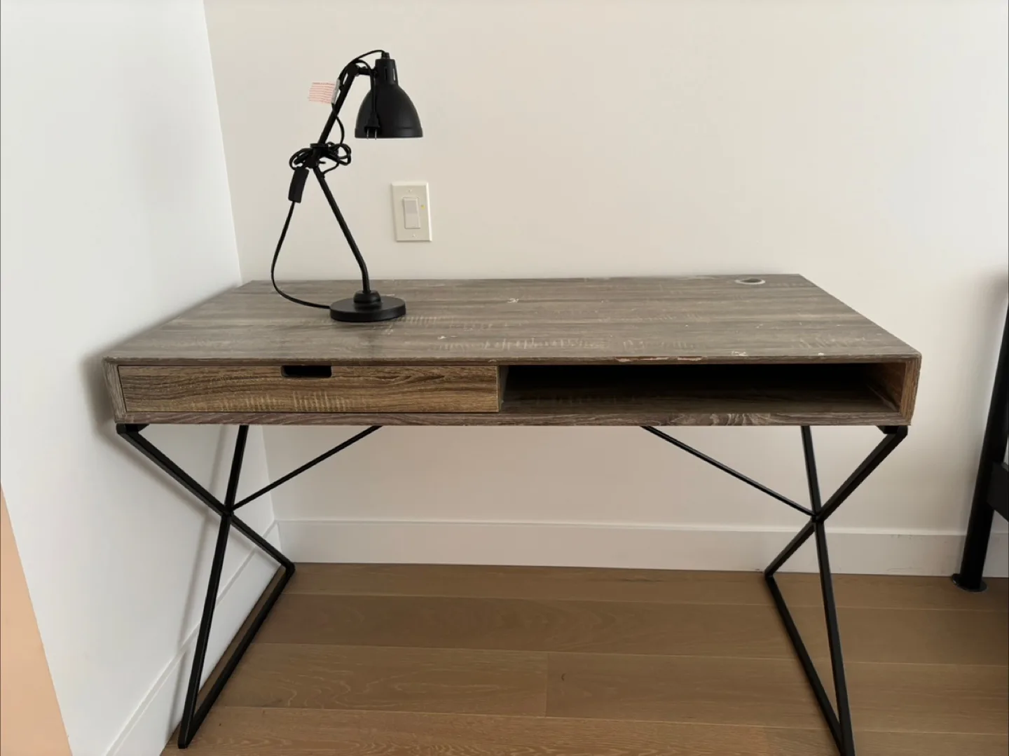 Wood & Metal Desk image indicator(4)