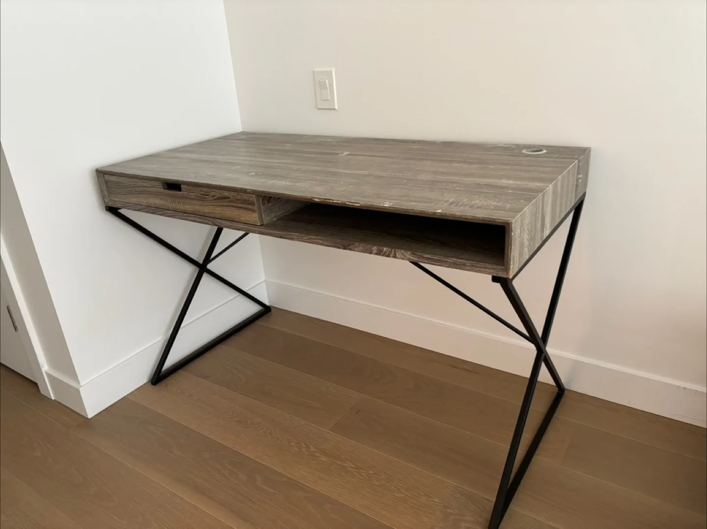 Wood & Metal Desk image indicator(2)