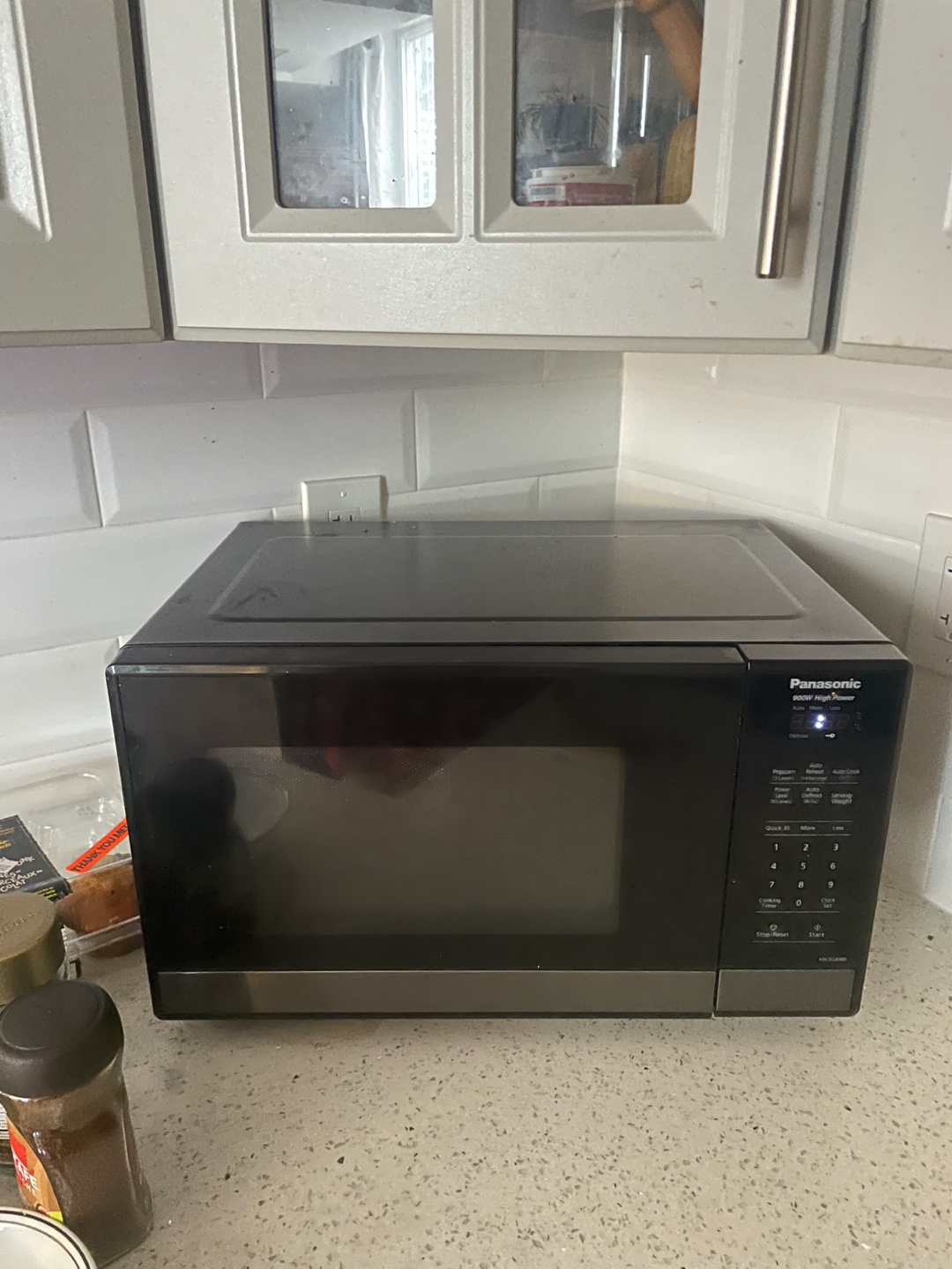 Panasonic 900W Microwave Oven - photo 2