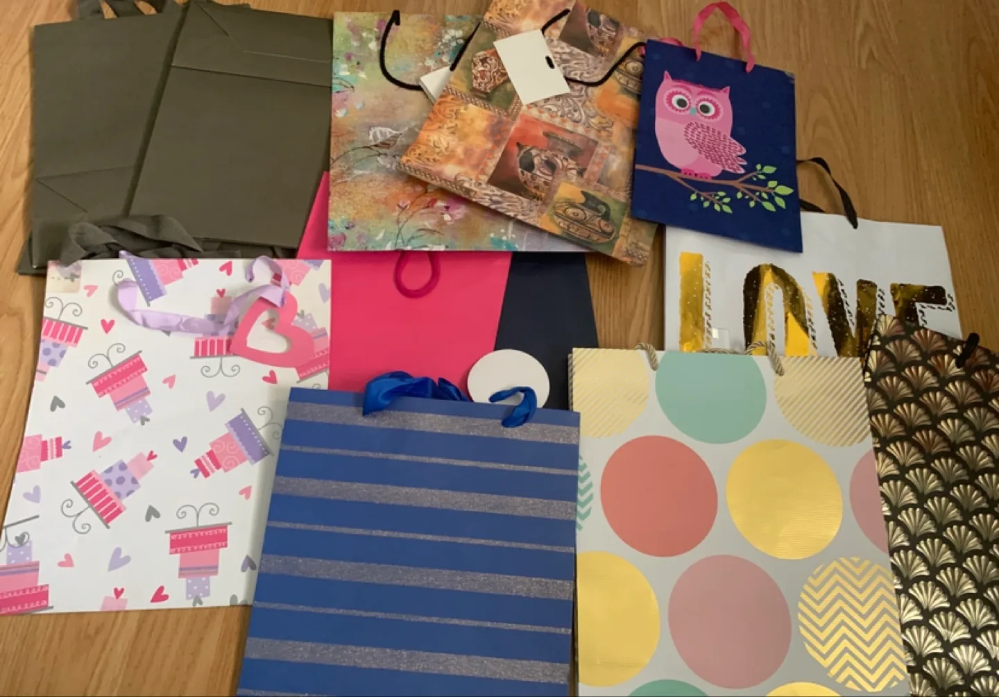 Assorted Gift Bags - Various Designs thumbnail