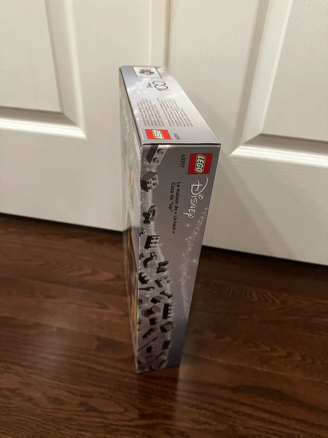 New LEGO Disney "Up" House Set 43217 image indicator(3)