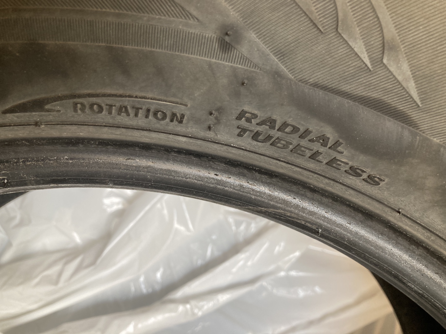 Laufenn i Fit Ice 215/60R17 Winter Tire - photo 4