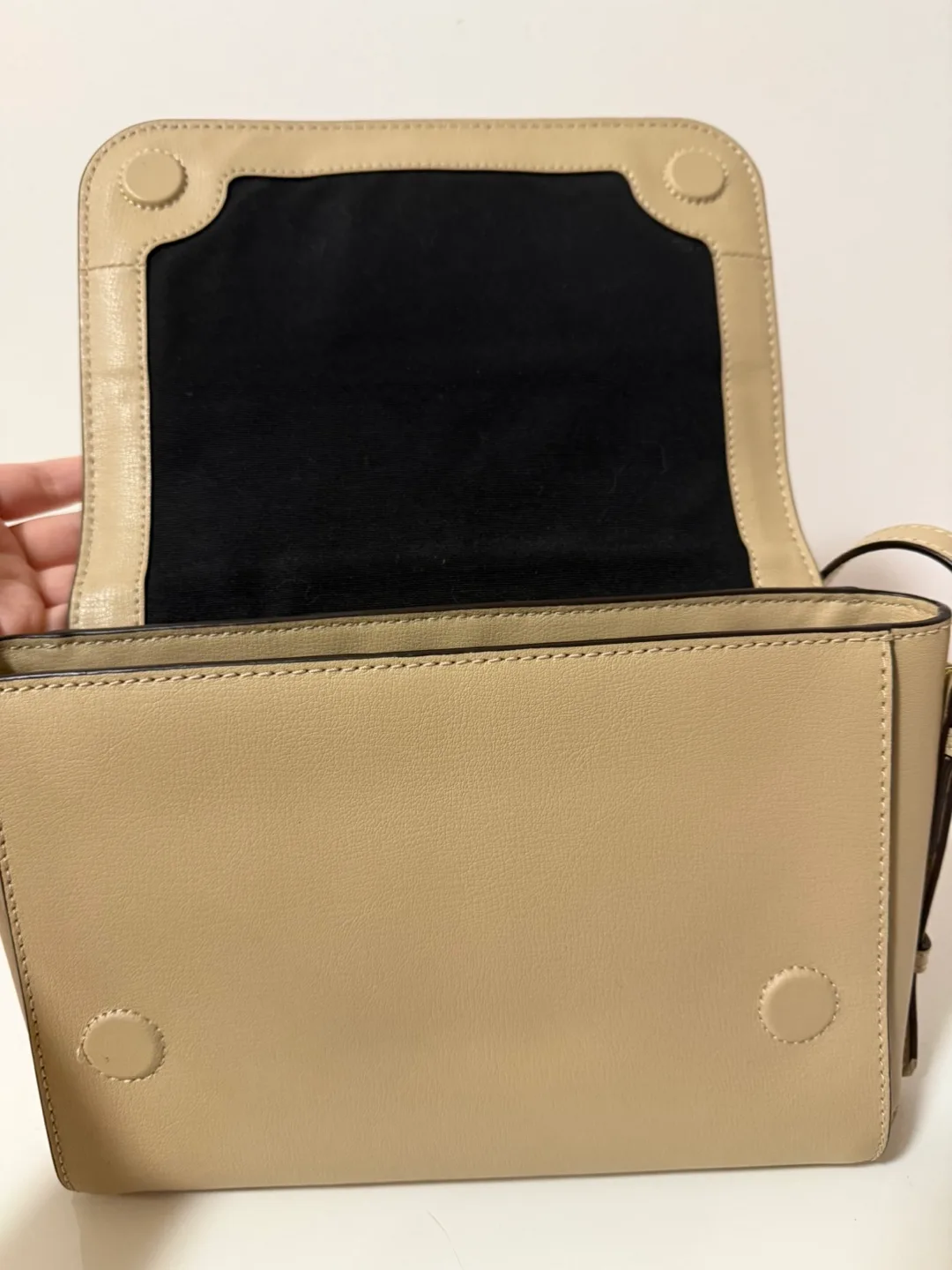 Marc Jacobs Beige Leather Crossbody Bag image indicator(3)