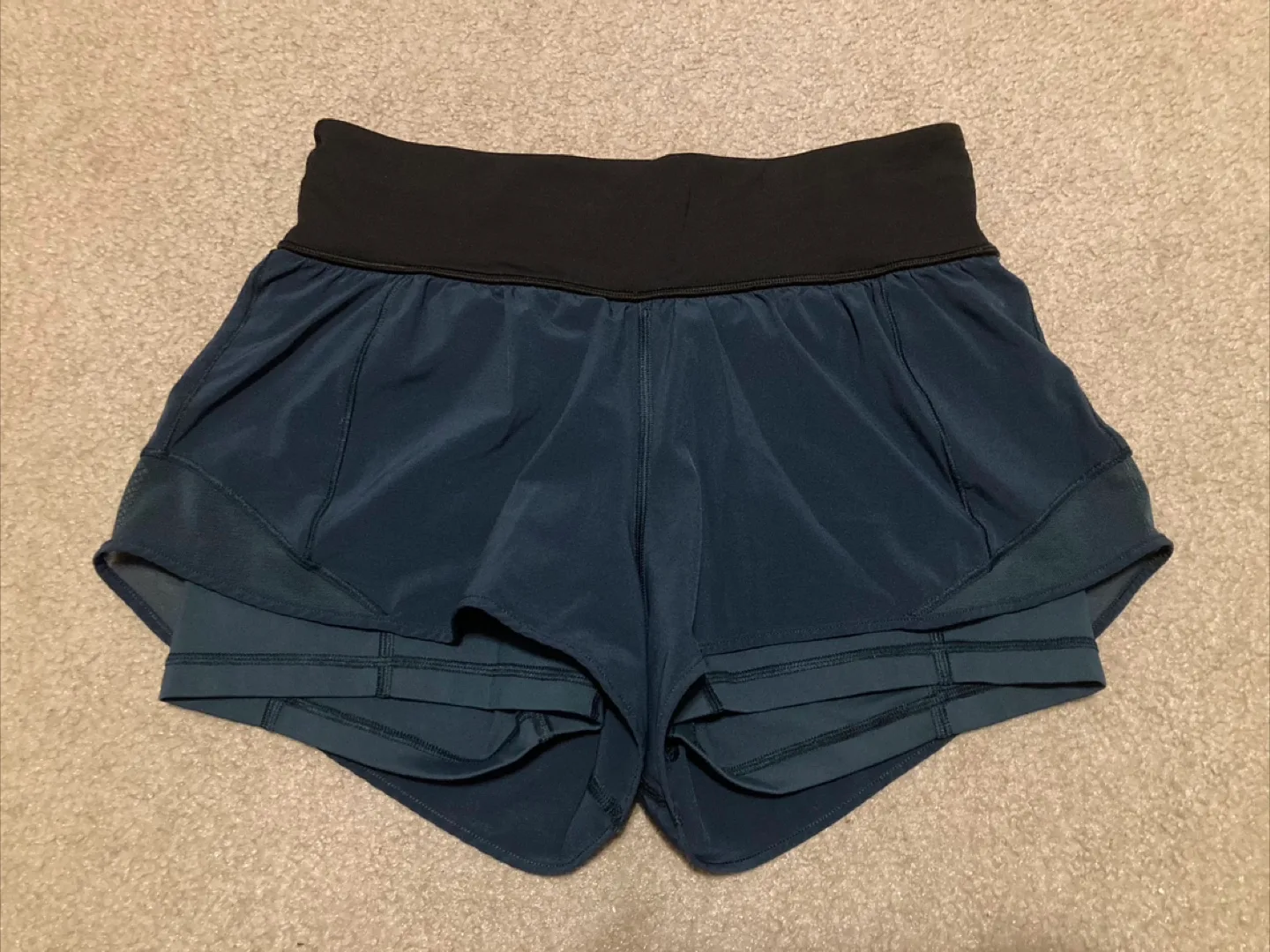 Lululemon Shorts Size 4 thumbnail