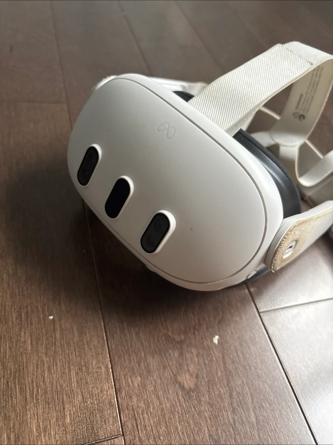 Meta Quest 3 VR Headset thumbnail