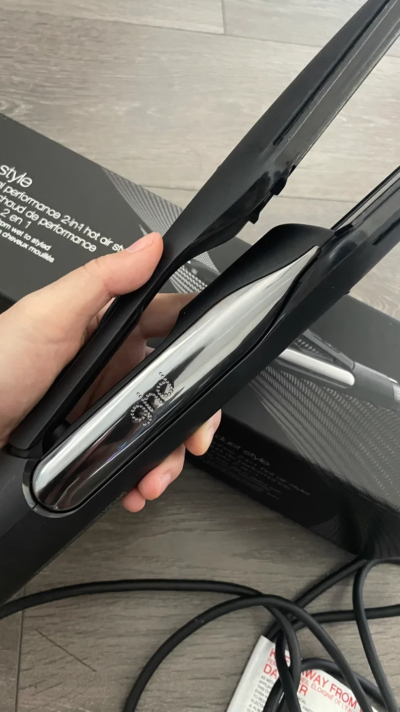 GHD Duet Style hair dryer + straightener like dyson airstrait image indicator(2)