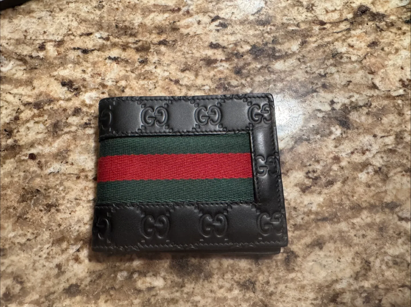 Gucci Men's Black Leather Wallet image indicator(2)