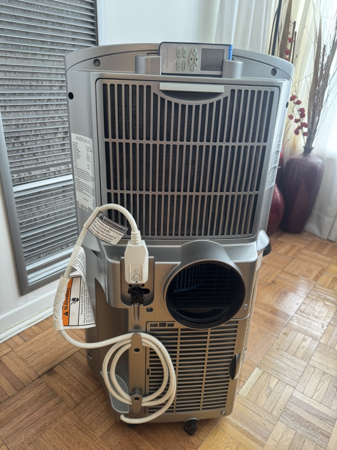 Insignia Portable Air Conditioner - photo 3