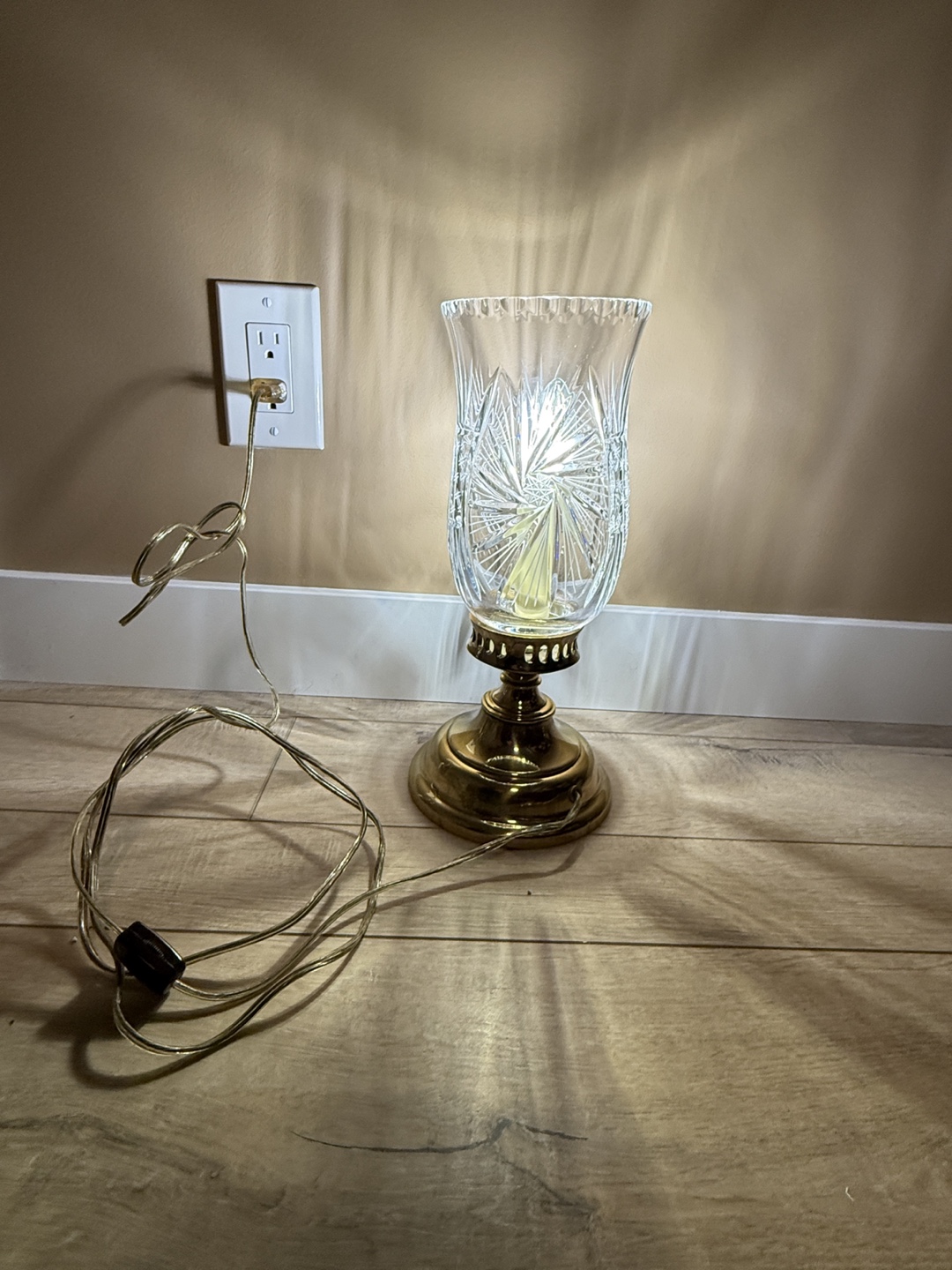 Vintage Crystal and Brass Table Lamp - photo 4