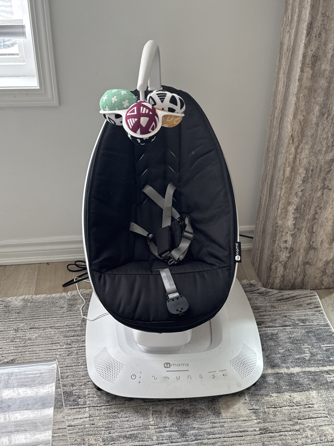4moms MamaRoo Baby Swing - Excellent Condition