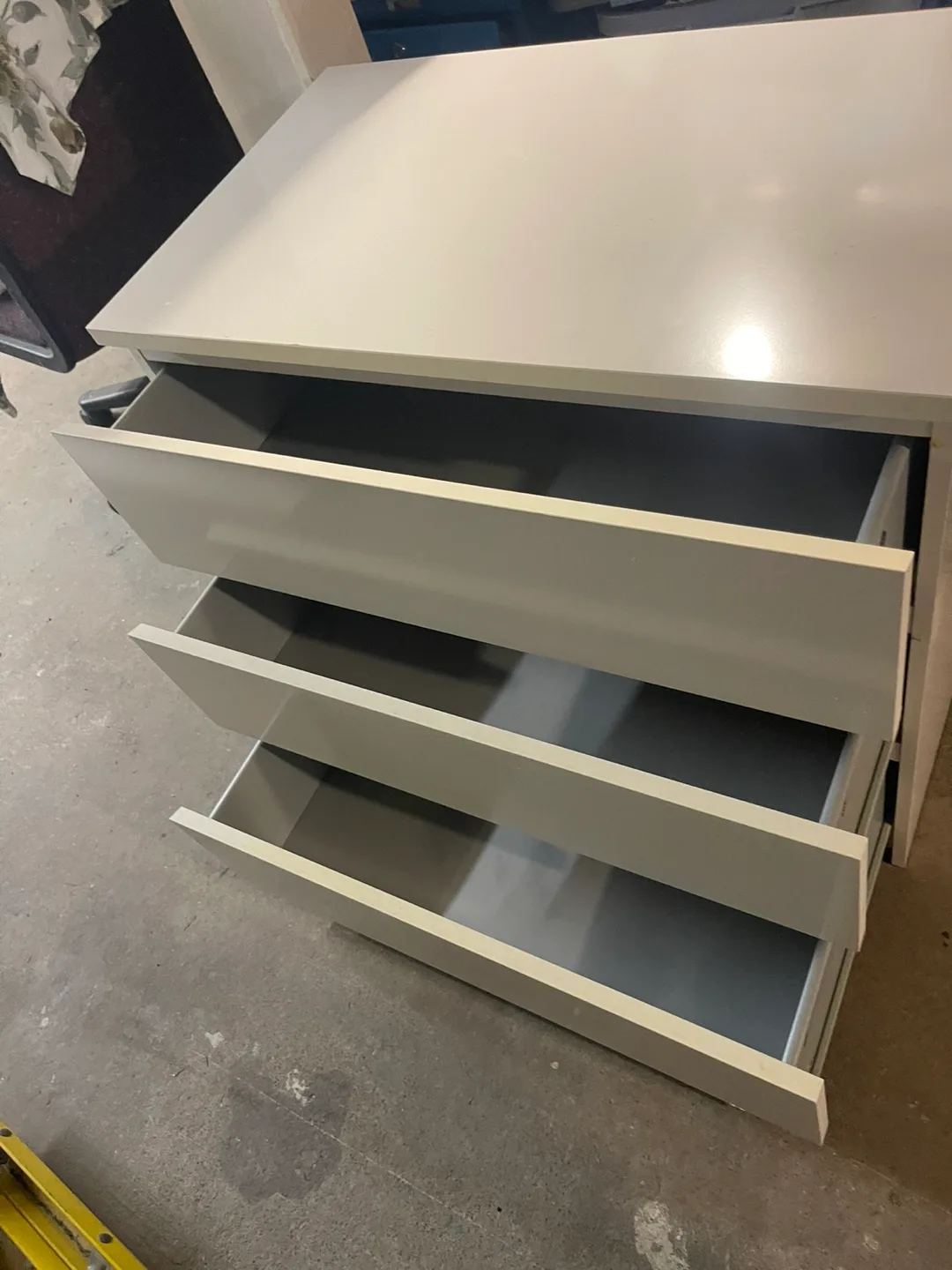 White 3-Drawer Dresser image indicator(5)