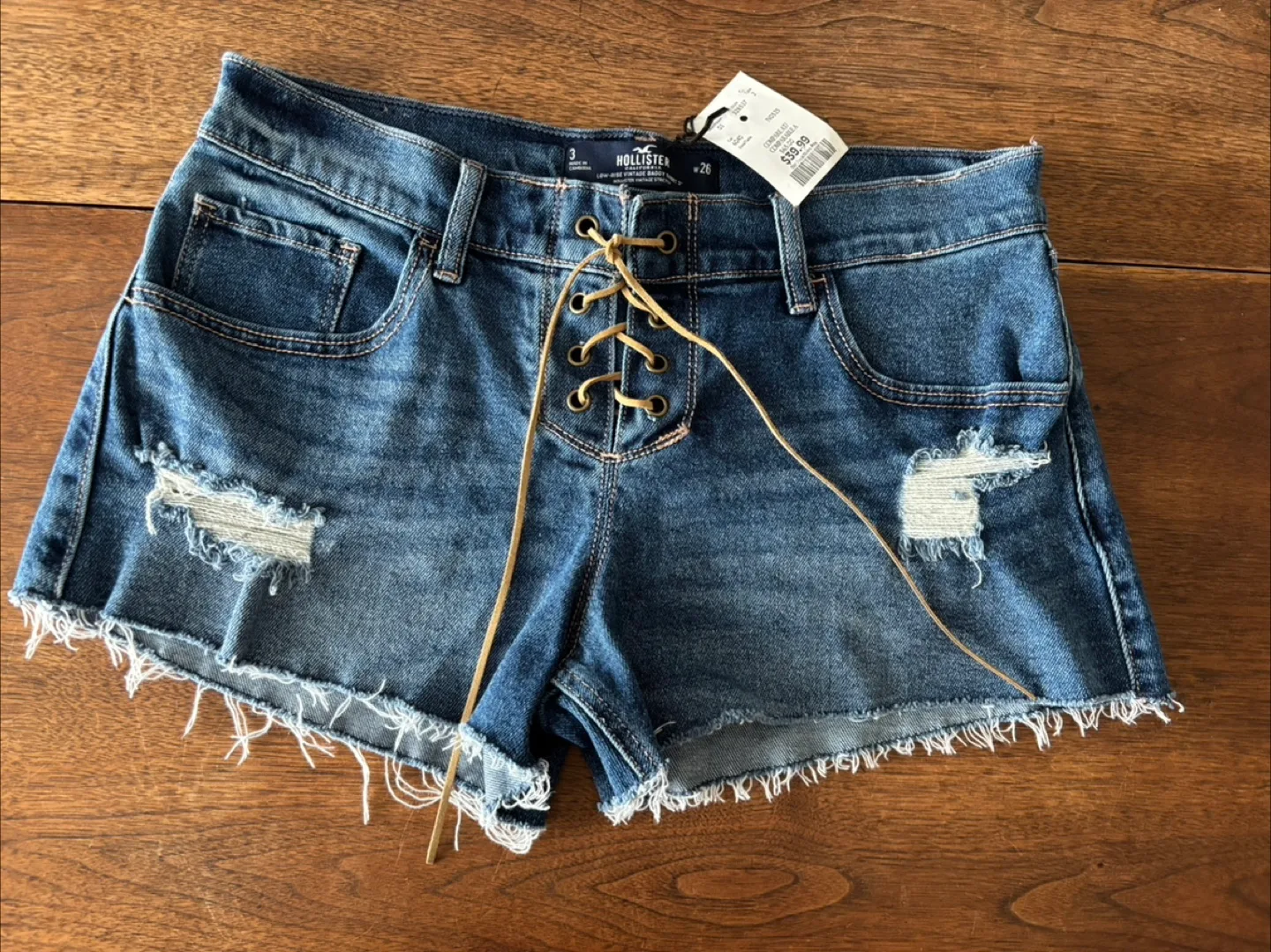 Hollister Low-Rise Vintage Stretch Shorts - Size 26 thumbnail