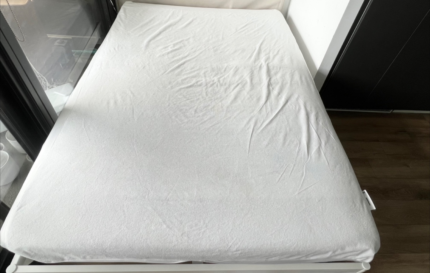 Double/full mattress with protector in white - photo 5