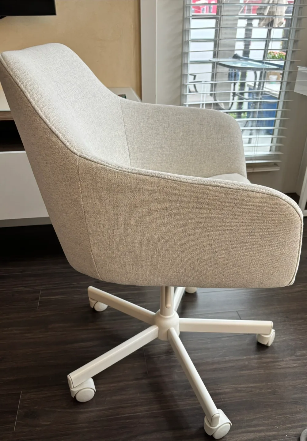 Beige Desk Chair image indicator(2)