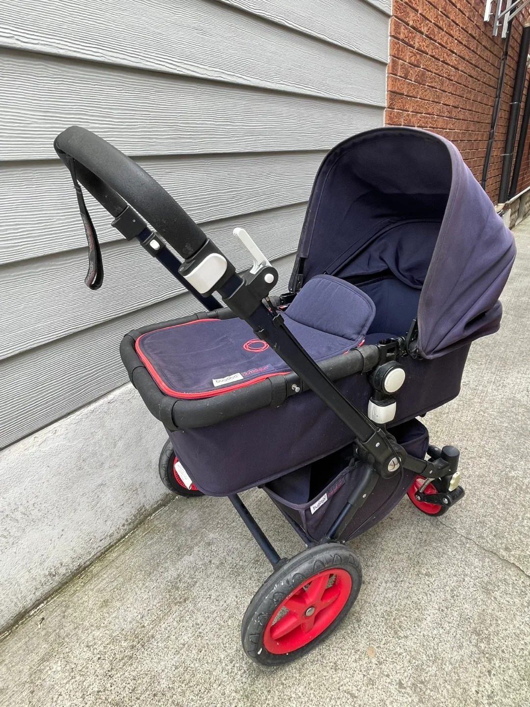 Bugaboo Cameleon 3 Plus Stroller with Bassinet - Navy & Red image indicator(10)