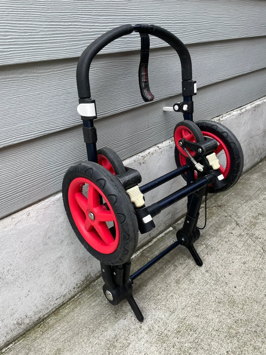 Bugaboo Cameleon 3 Plus Stroller with Bassinet - Navy & Red image indicator(6)