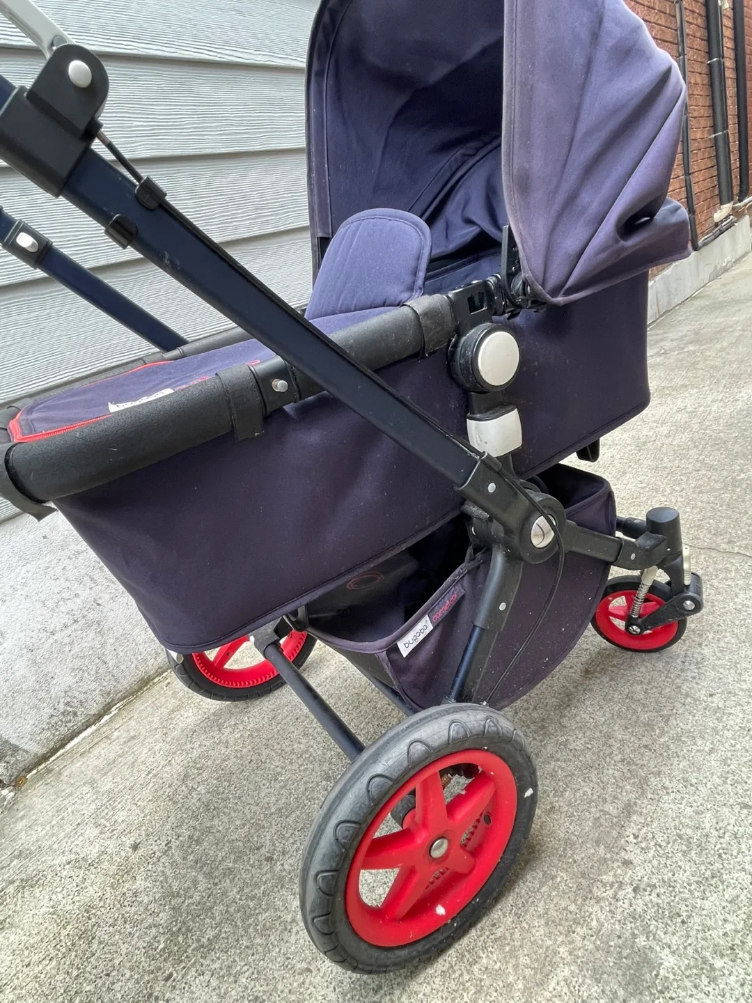 Bugaboo Cameleon 3 Plus Stroller with Bassinet - Navy & Red image indicator(3)