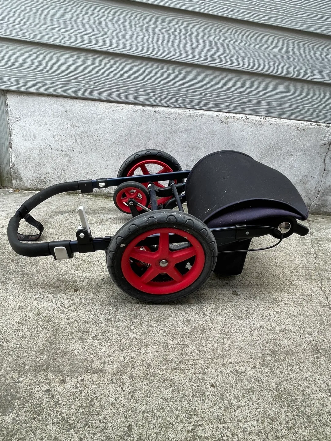 Bugaboo Cameleon 3 Plus Stroller with Bassinet - Navy & Red image indicator(4)