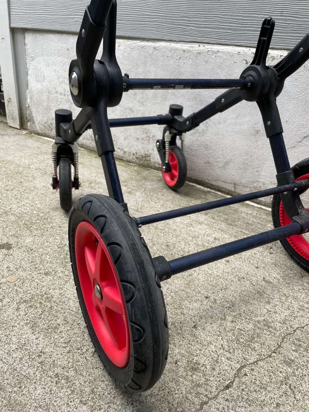 Bugaboo Cameleon 3 Plus Stroller with Bassinet - Navy & Red image indicator(8)