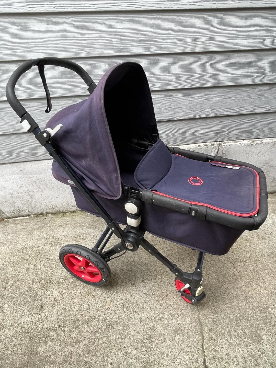 Bugaboo Cameleon 3 Plus Stroller with Bassinet - Navy & Red image indicator(2)