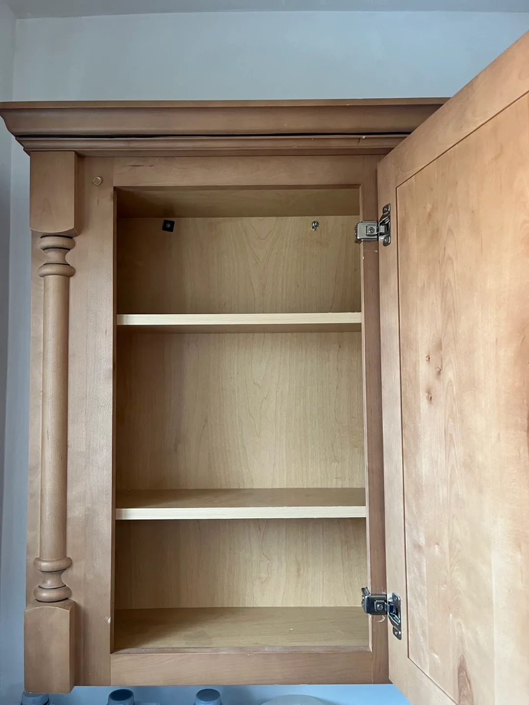 Oak bathroom Cabinet thumbnail