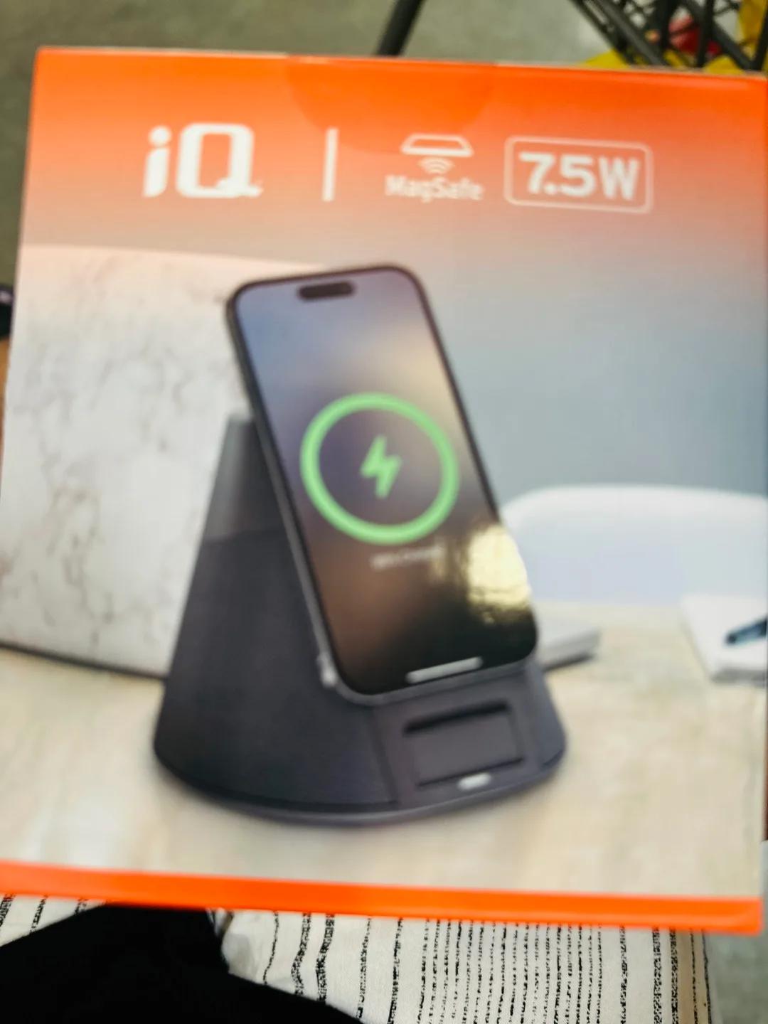 iQ Wave Home Speaker w/ MagSafe Charger - New image indicator(4)