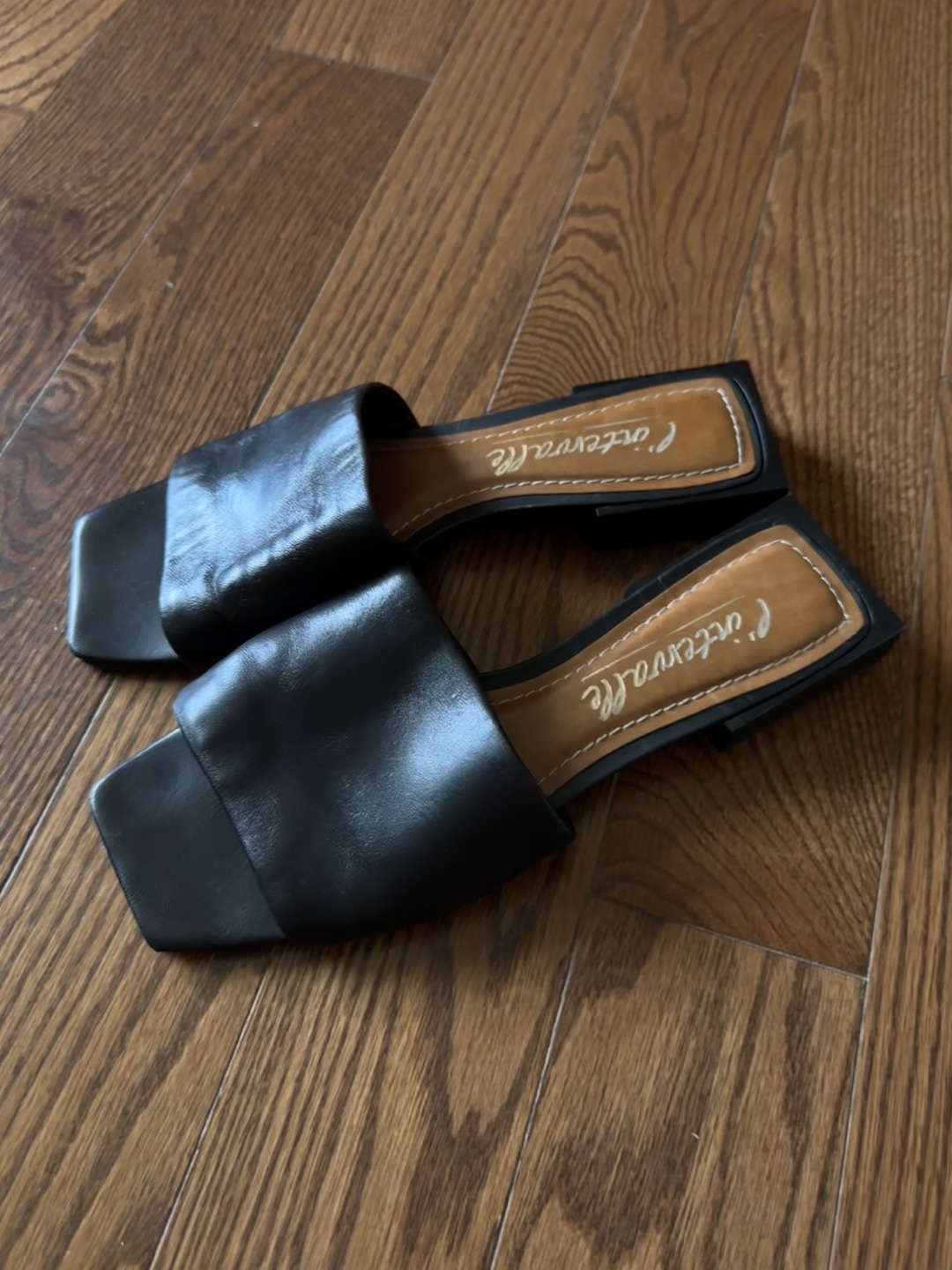 L’intervalle black slip-on sandals - photo 2
