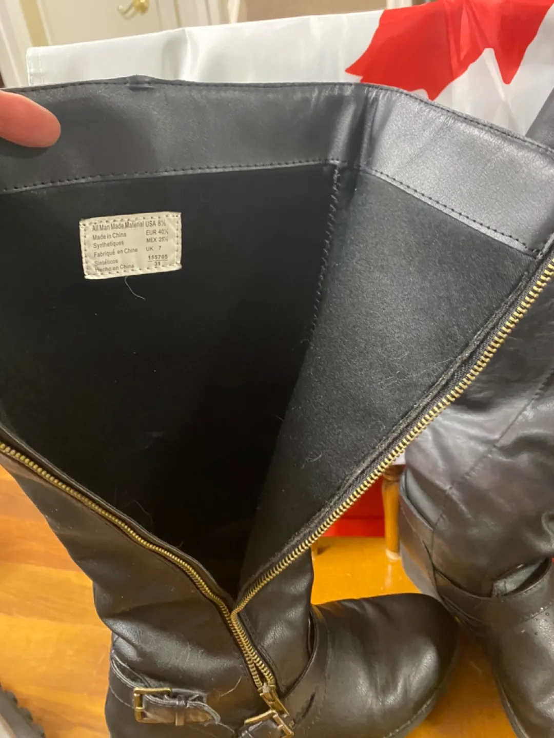 BLACK BOOT WITH ZIPPER image indicator(3)