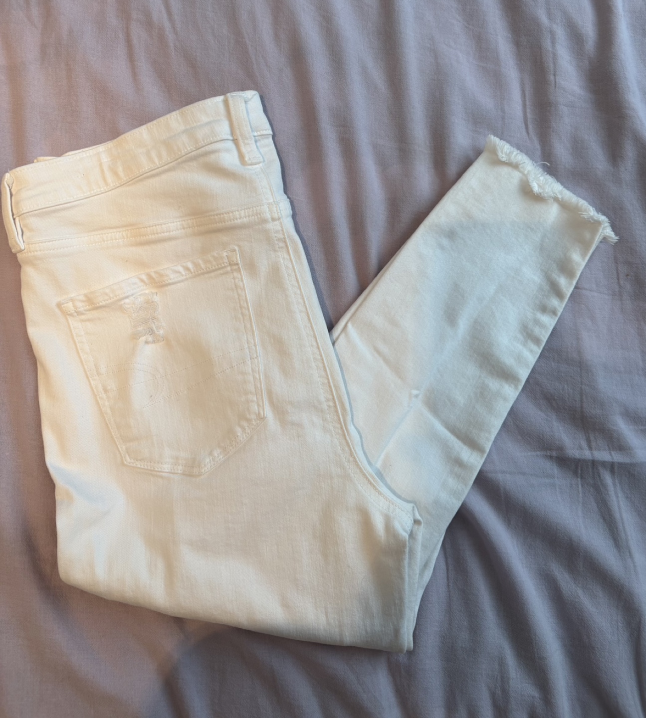 American Eagle Distressted White Jeans, Size 10 - photo 3