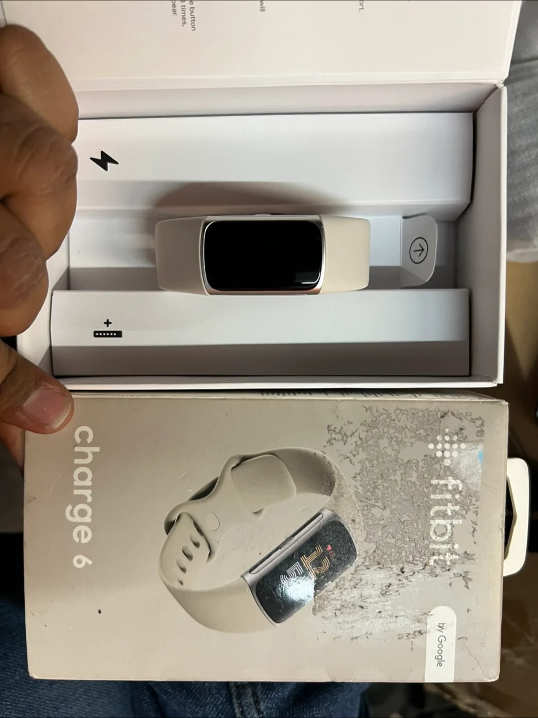 Fitbit Charge 6 - New in Box! thumbnail