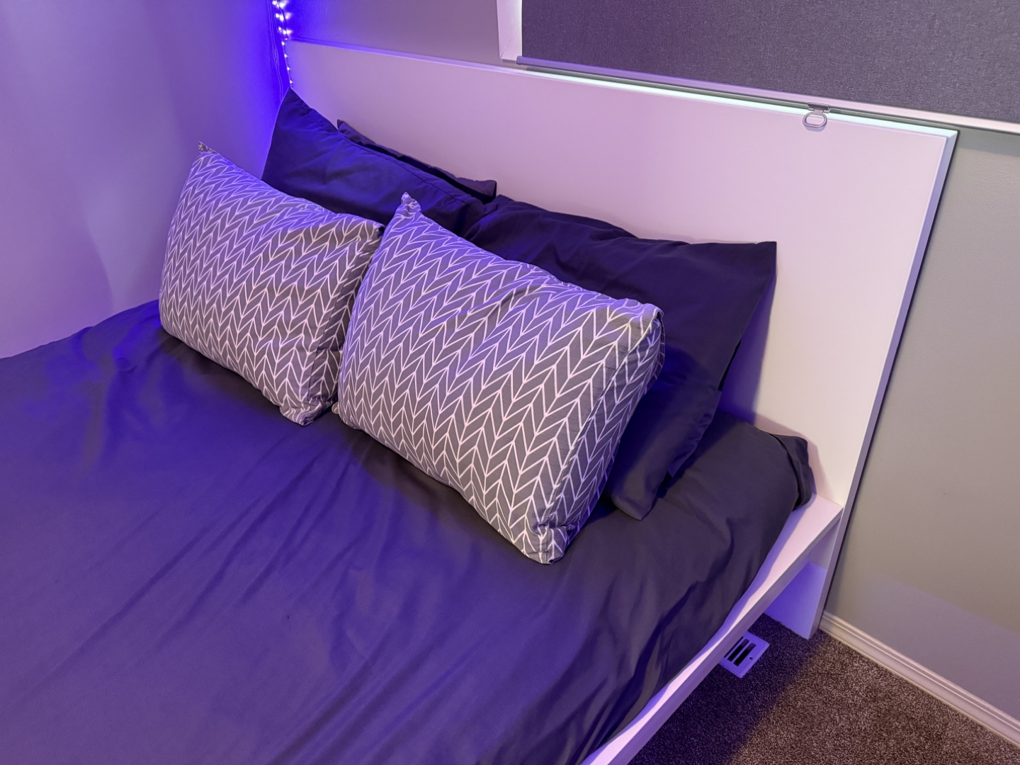 Queen Size Bed Frame - photo 3