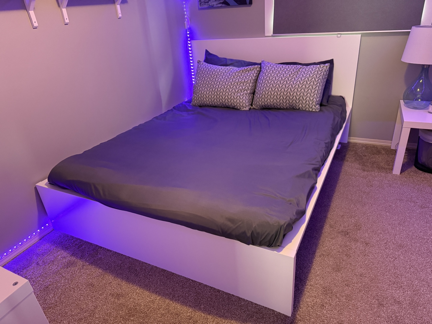 Queen Size Bed Frame - photo 2