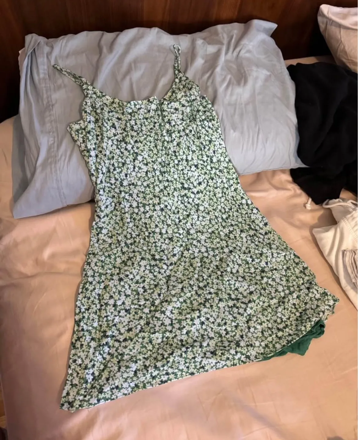 Sun-deh Aritzia green Floral Dress - Size Small thumbnail
