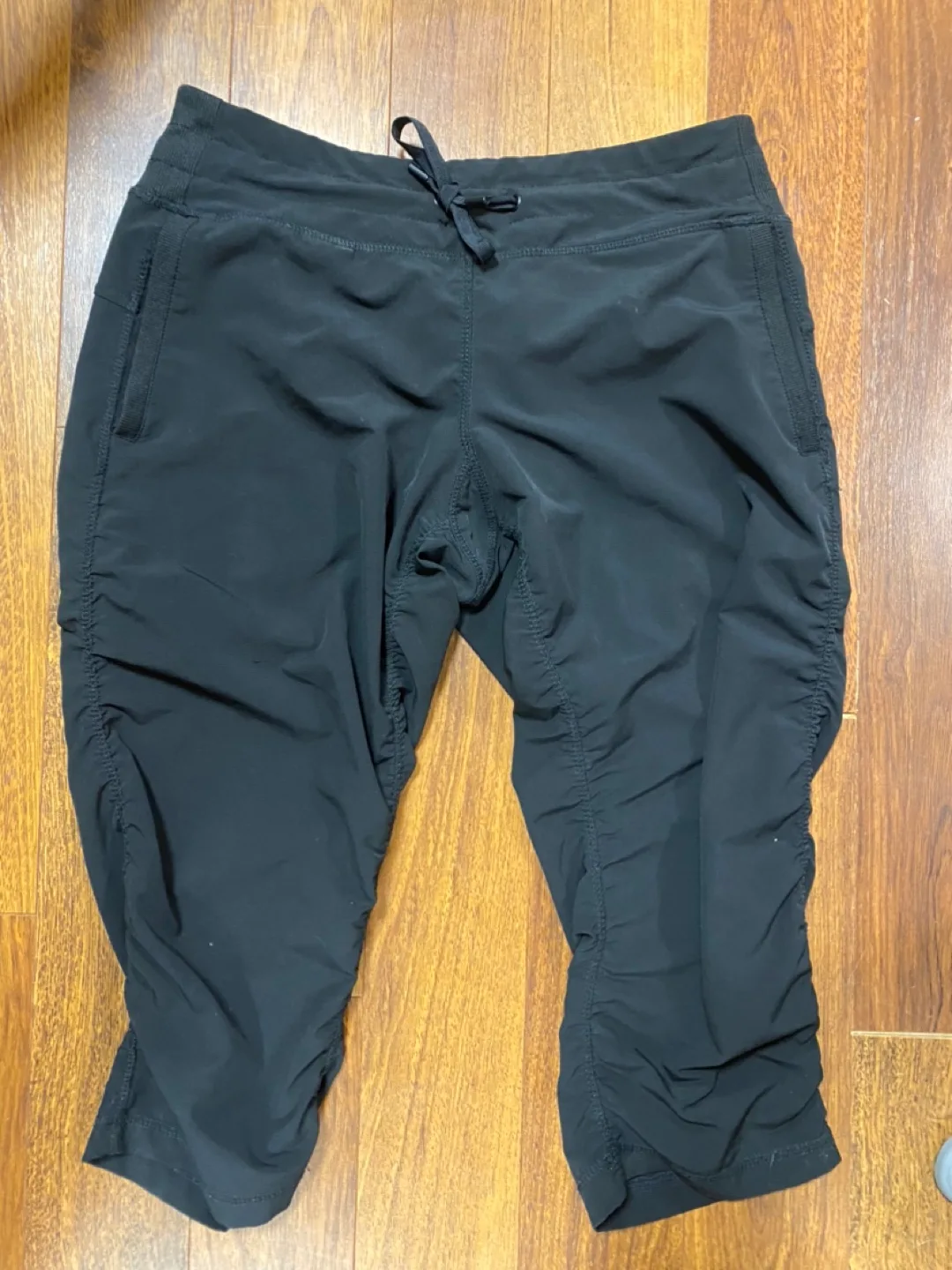 Black Capri Pants thumbnail