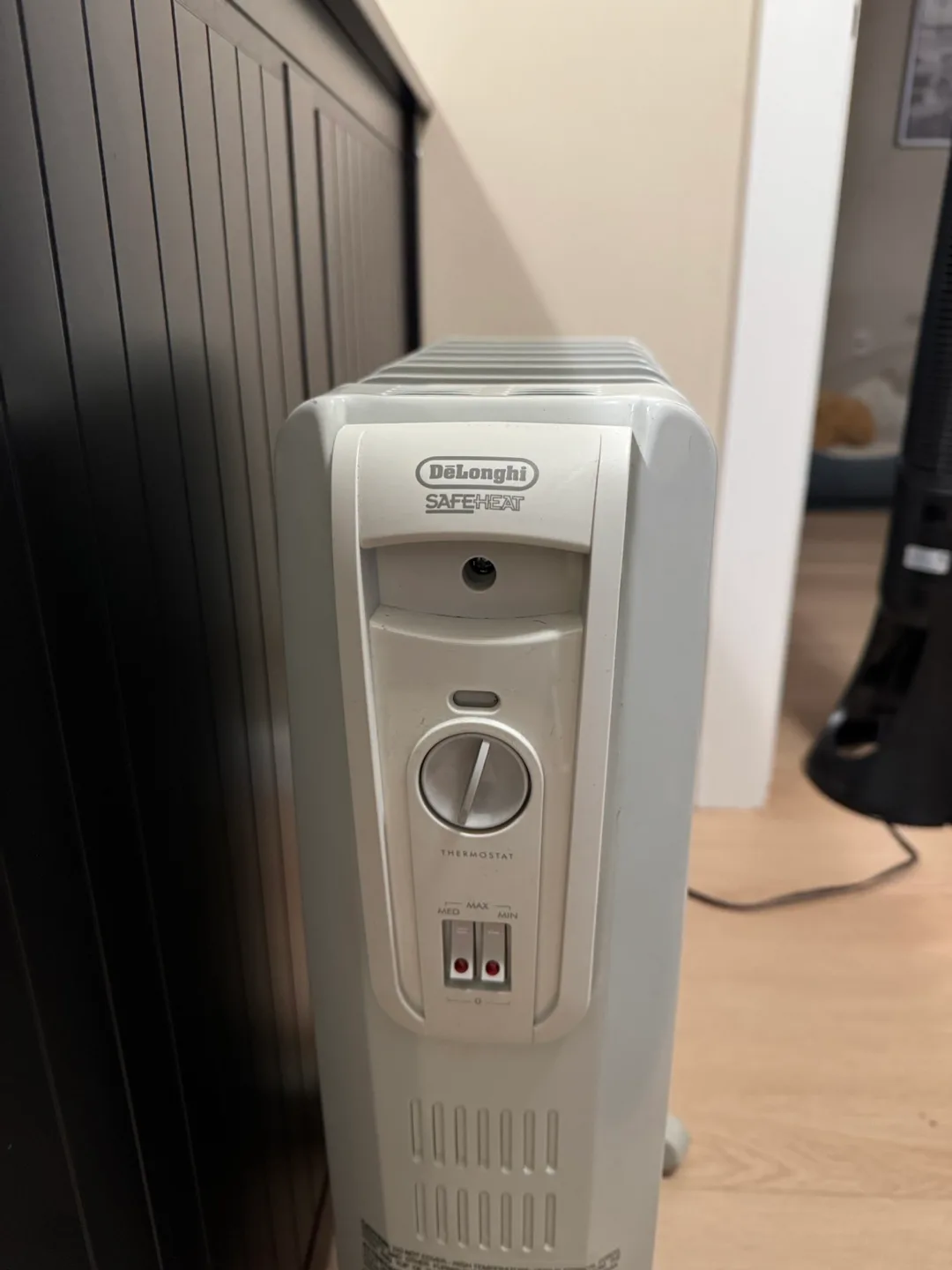 DeLonghi Safe Heat Oil Filled Radiator image indicator(2)