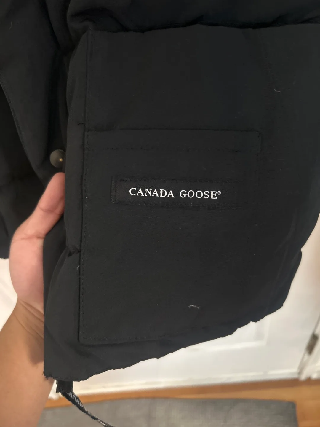 Canada Goose Vest, Size M image indicator(2)