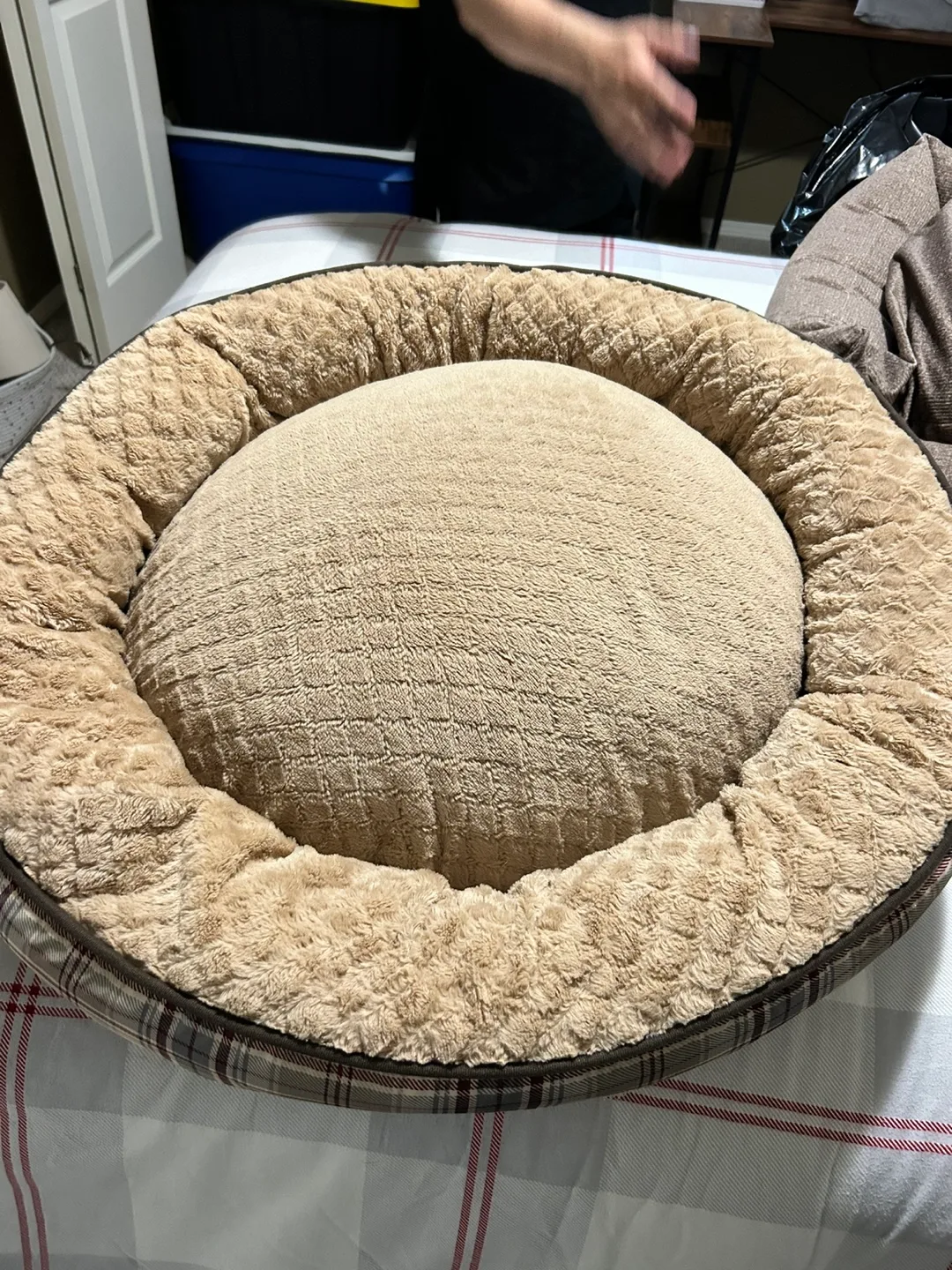 Round Dog Bed - Beige and Plaid thumbnail