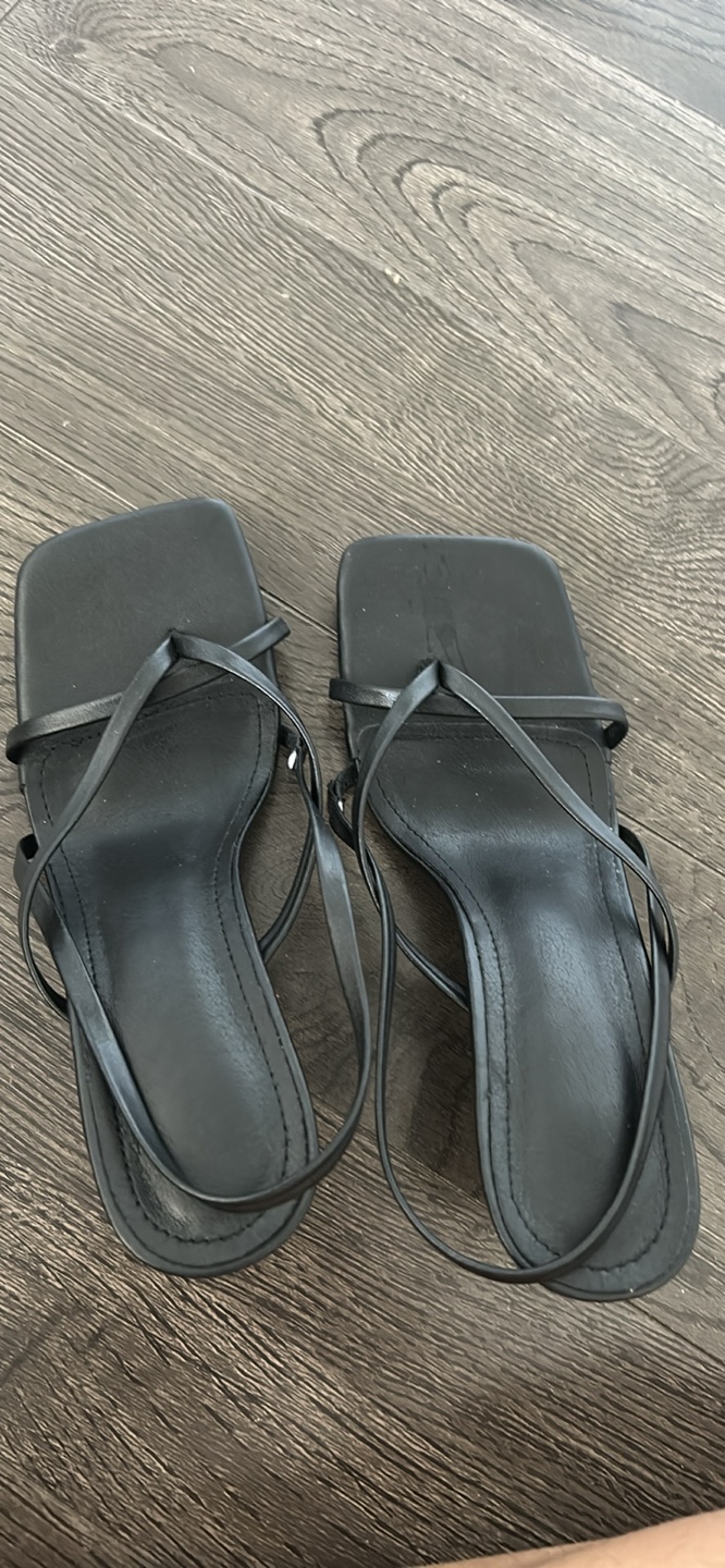 Black Strappy Heeled Sandals - Size 6 - photo 5
