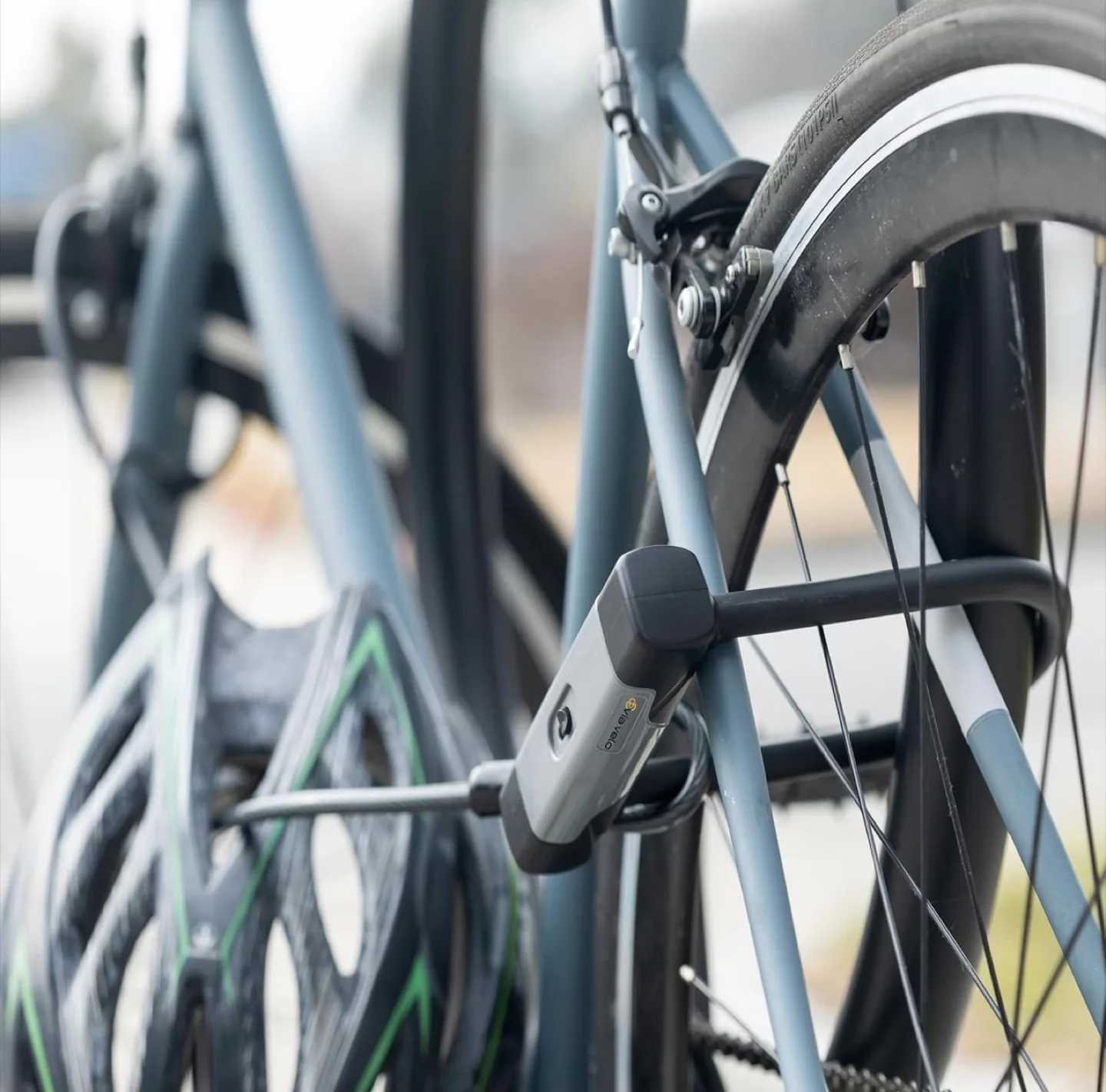 Via Velo Bike U-Lock with Cable image indicator(5)