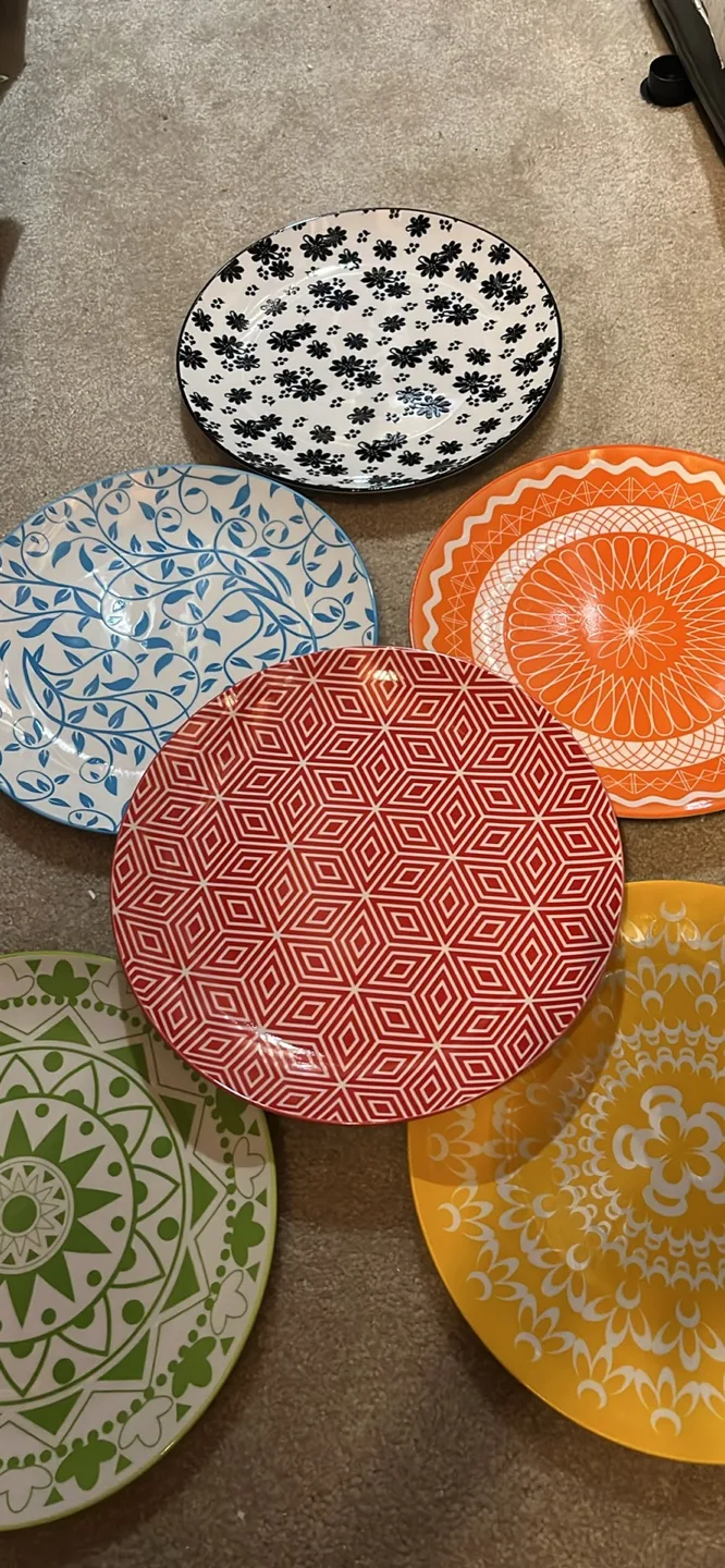 Set of 6 Decorative Plates - Assorted Colours & Patterns thumbnail