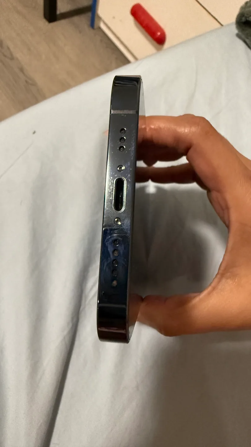 Apple iPhone 12 Pro image indicator(4)