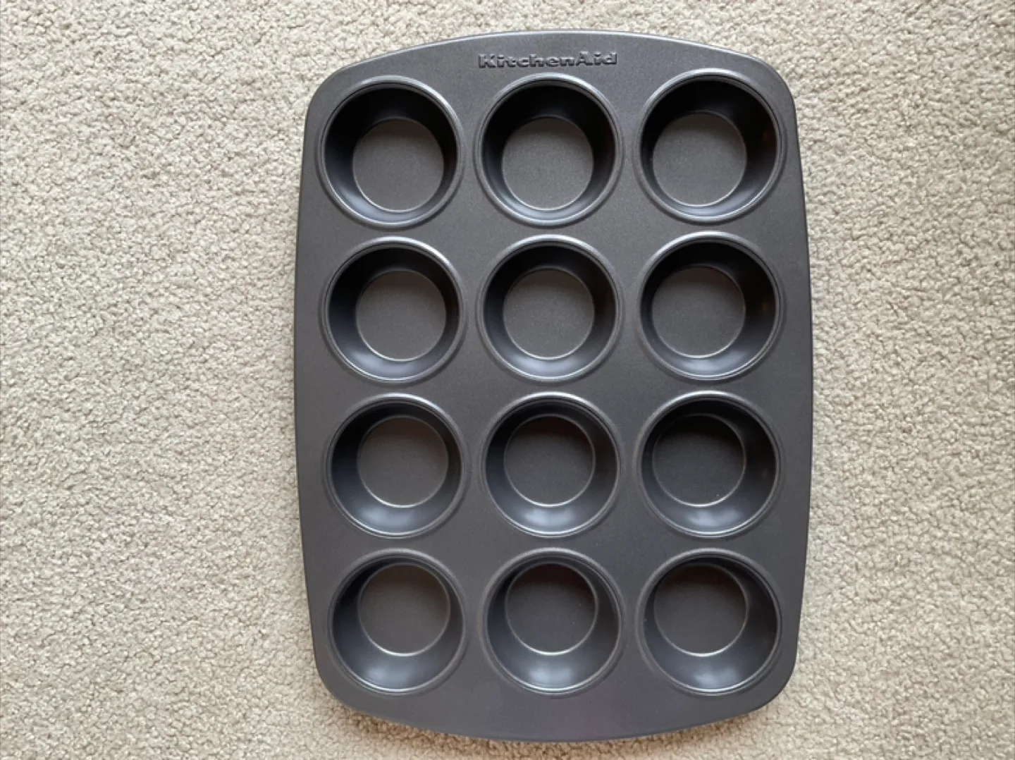 New KitchenAid Muffin Pan thumbnail